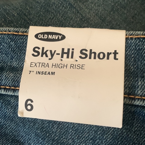 Hi-waisted shorts - Picture 4 of 6